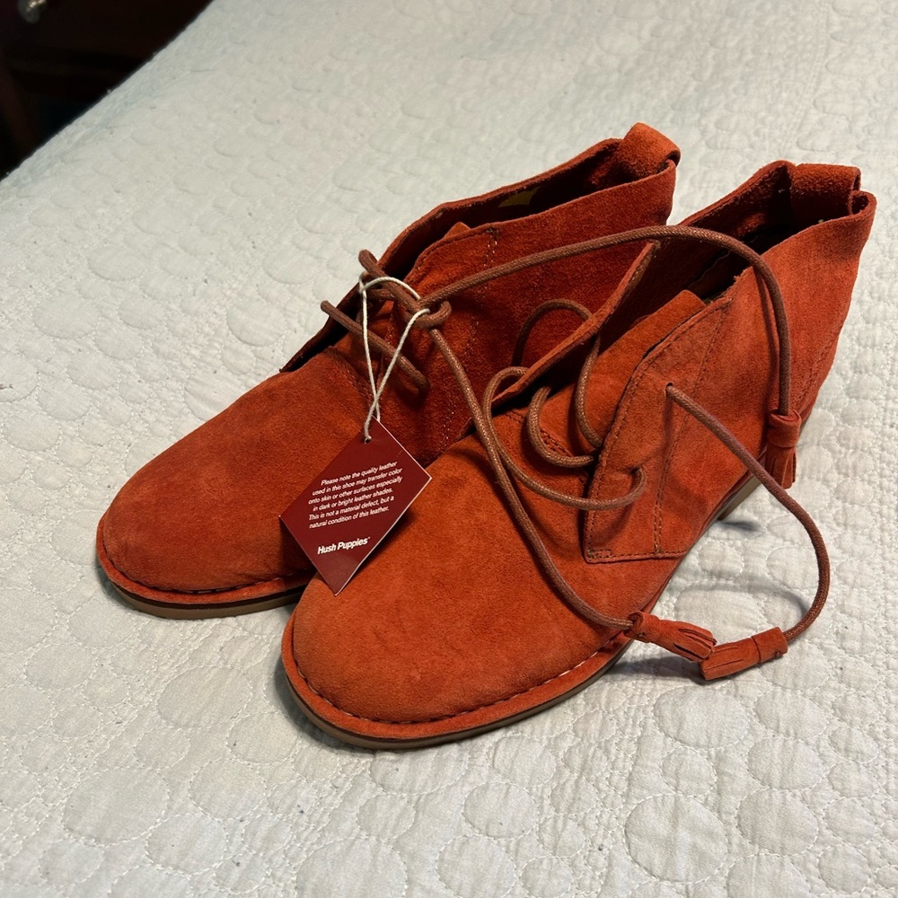 NWT Clark’s Women’s Chukkas.